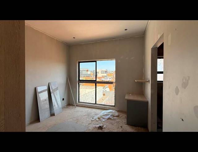 4 BEDROOM HOUSE FOR SALE IN FOUNTAINBROOK ESTATE